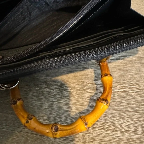 Vintage Gucci Crossbody | Good Condition - Picture 4 of 10